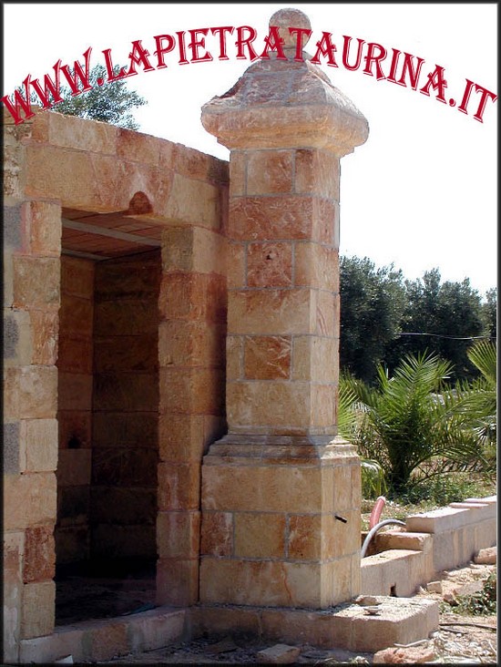 Leccese stone sandstone columns